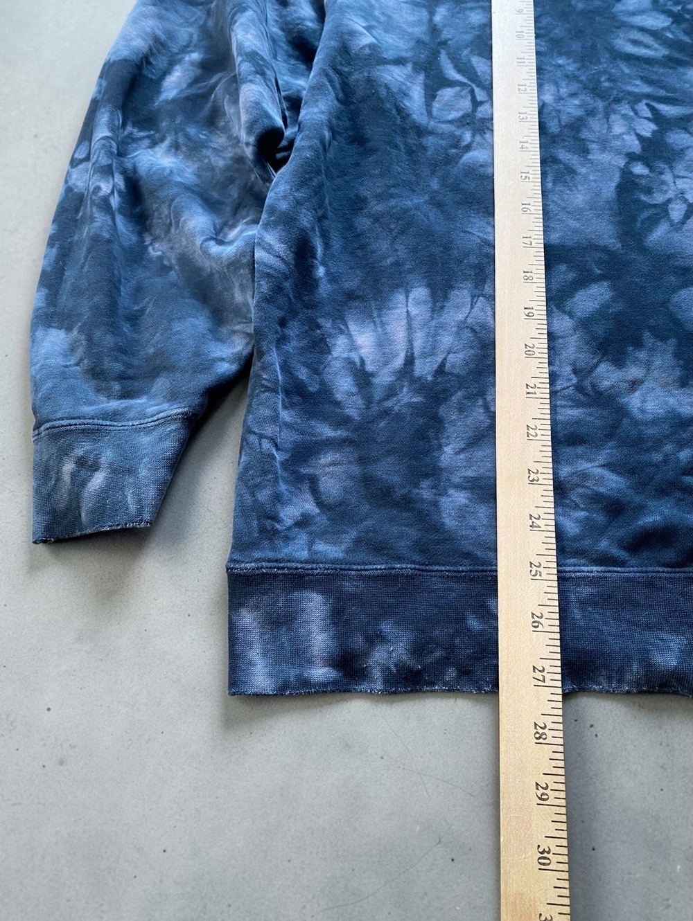 Liquid Death Mountain Water Sweatshirt Mens L Tie Dye Skull Graphic Crewneck - Picture 6 of 8